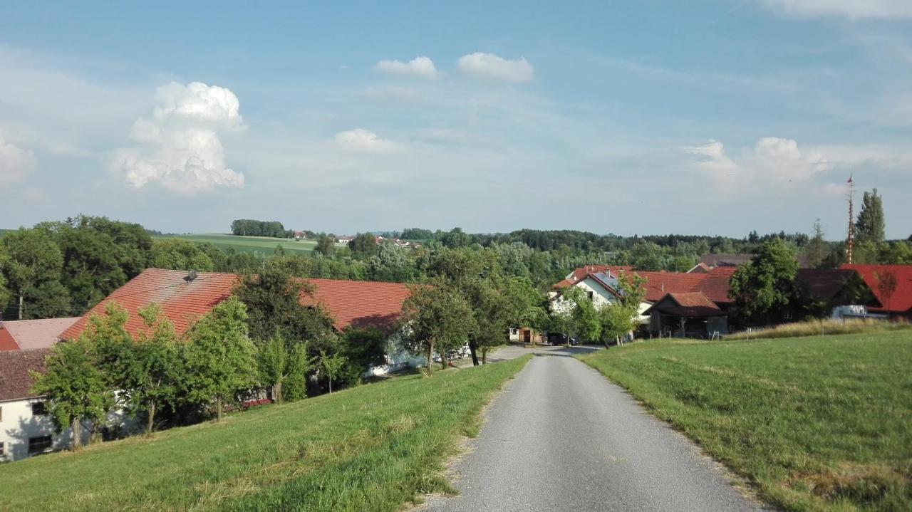 Gasthaus Schachinger Tumeltsham Exterior photo